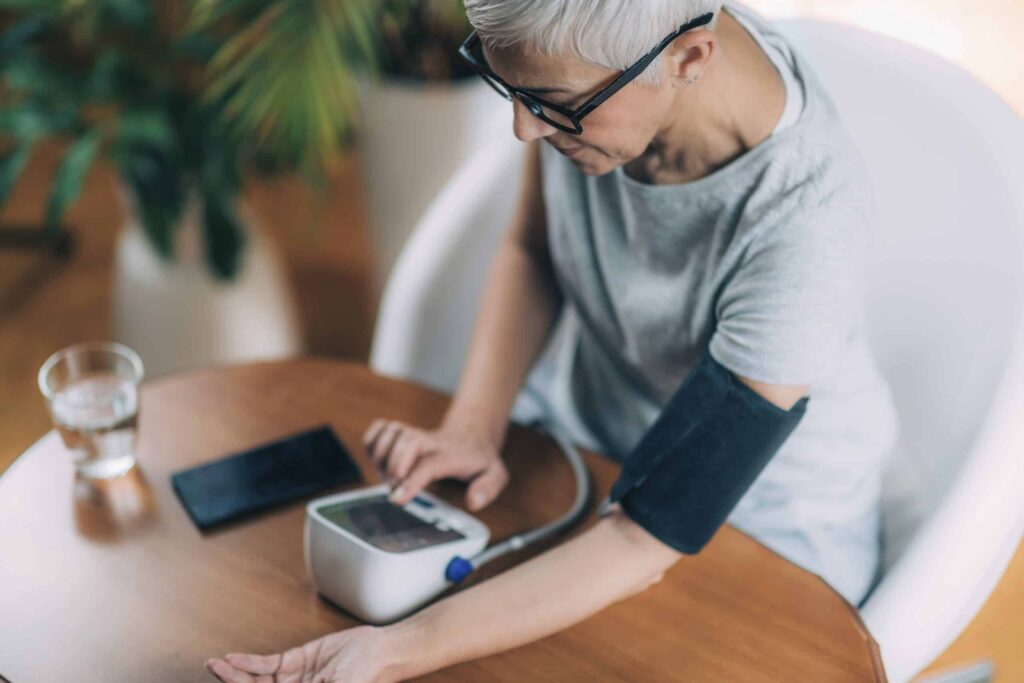 Hypertension artérielle : définition, causes et traitement