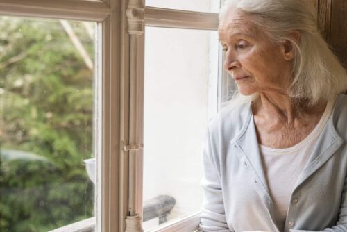 Senior et aide à domicile